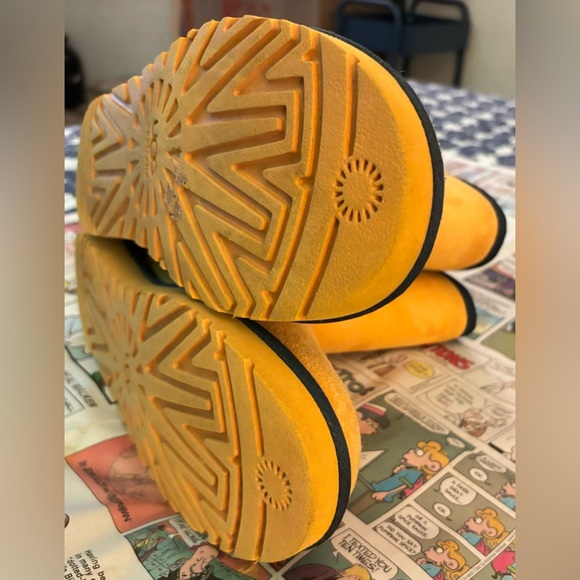 UGG Boots - Picture 6 of 11